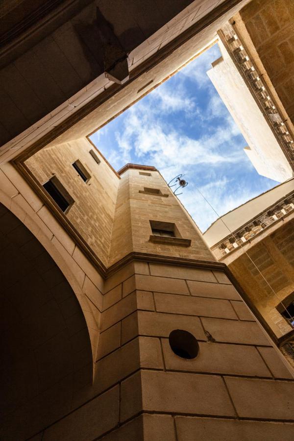 Chateau De Collias Bagian luar foto